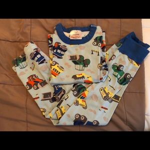 Hanna andersson 110(5) ORGANIC PJs